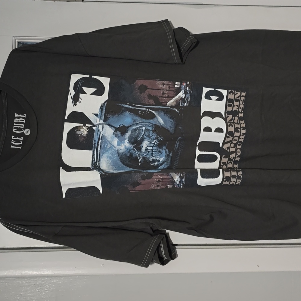 ICE CUBE GRAPHIC TSHIRT